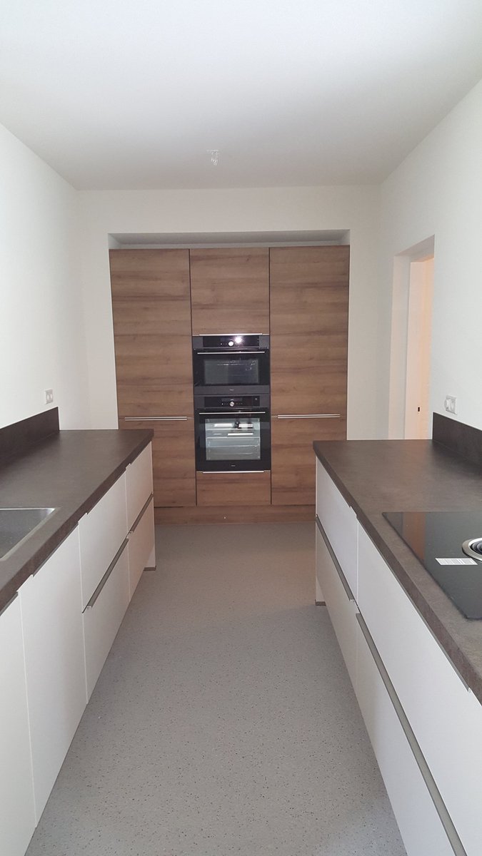 KeukenenBadConc's tweet photo. Onze klant vroeg een strak ontwerp. De combinatie van witte en houten fronten met zwarte @Pilgrim apparatuur maakt het een strak vormgegeven #keuken. Een keramiek blad, voorzien van een @BORA kookplaat en @quooker, maakt dat deze keuken ook nog eens zeer gebruiksvriendelijk is. https://t.co/Sqz5moIKOO