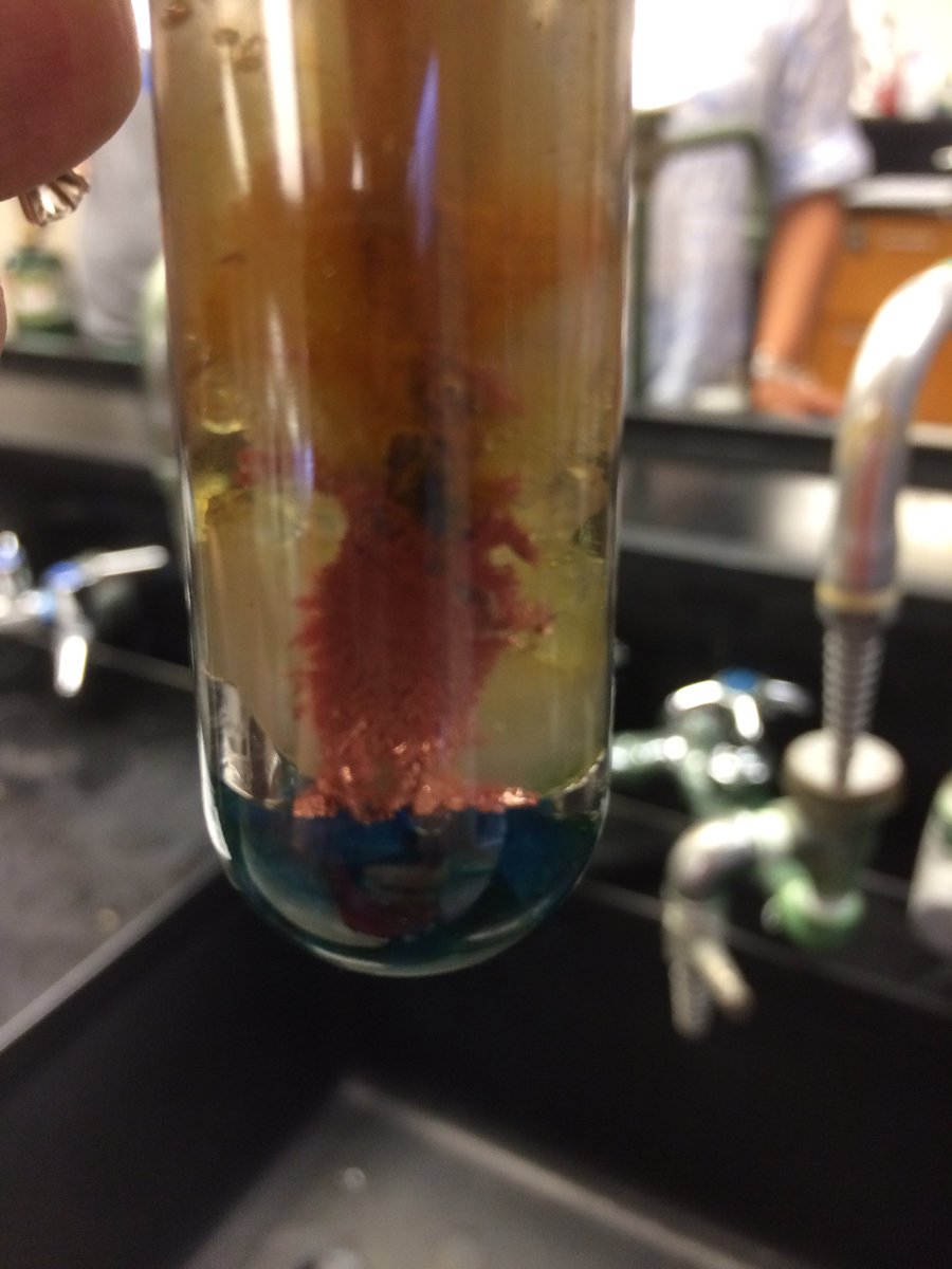amodic1's tweet photo. growing some copper crystals with ASM #chemchat #singlereplacement https://t.co/q7ZRtCUEiF