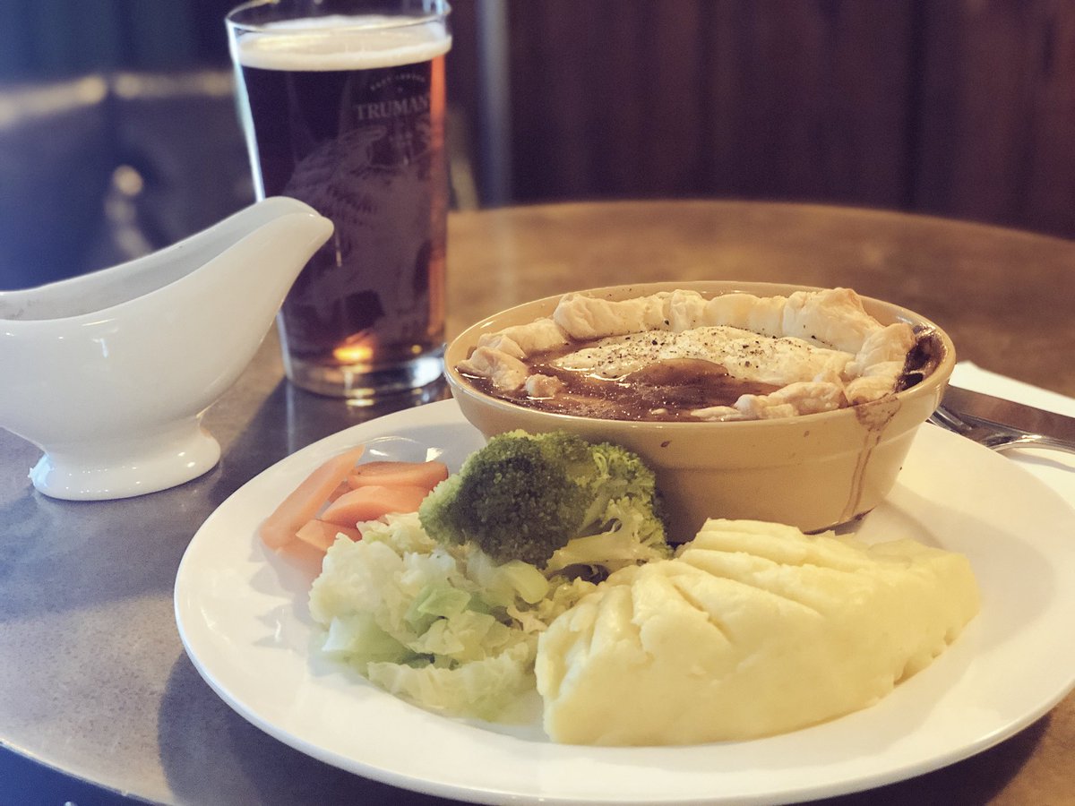 NewmanArms's tweet photo. Come for lunch and try our homemade pies for just £6.50 @NewmanArms this is just a lunch offer only. https://t.co/Hd0v9EvCen