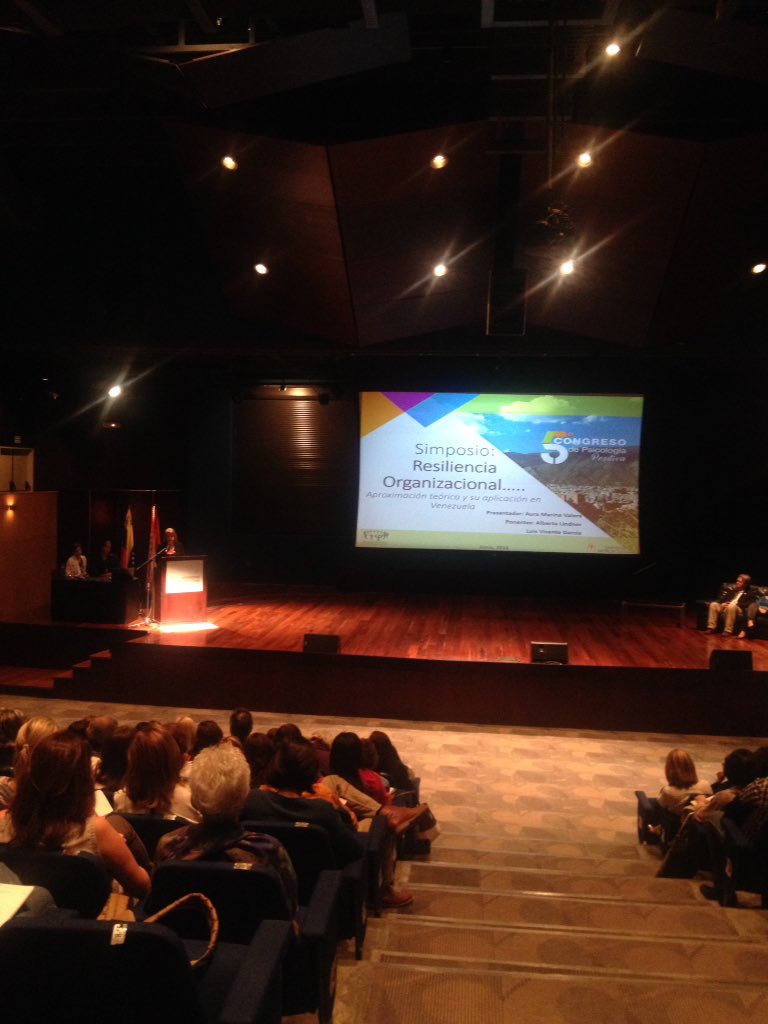 soveppos's tweet photo. Comienza el simposio sobre #resiliencia organizacional de la mano de Lic. Aura Marina Valera. #5toCongresoPP https://t.co/1pC4Xysra2