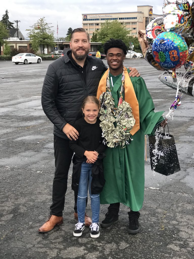 This chapter has come to a close....Like so many before you, it was such a pleasure to coach you these last 4 years. Pound for pound one of the best to ever put on the HF uniform.  @DCrosby_2 
#DC #FEB #Warrior #FossFamily