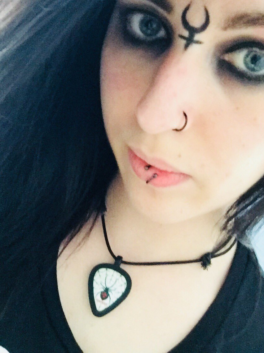 Jessi_MiW's tweet photo. Ready for tonight! 🖤 
#becometheshow  #witchinghourtour https://t.co/NiJ8RMQsl0
