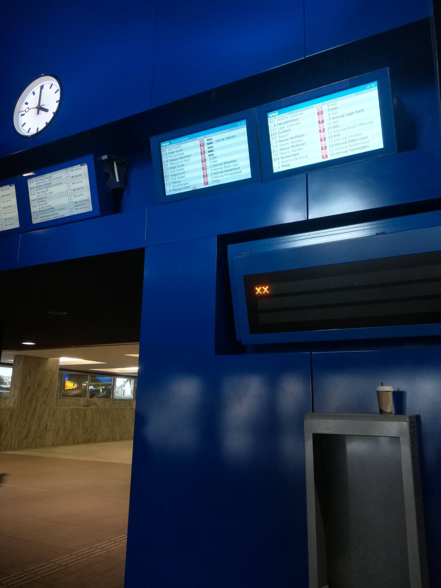 Vandaag geen vervelende storingen op het bord, maar kusjes van de #NS! <a href="/NS_online/">NS online</a> #PositiveVibes #omdenken <a href="/Metro/">Metro</a>