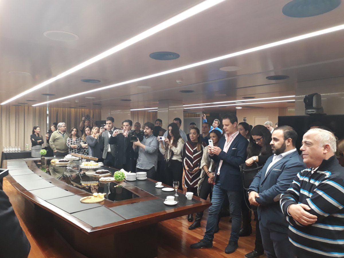 consejomcaba's tweet photo. La Presidenta @MarcelaBasterra, el Vicepte. @AGFernandezOK, los consejeros @javieroncero, Darío Reynoso y el Jefe de Prensa y Difusión @kecoleiva, reciben a periodistas especializados en temáticas judiciales en la Sala de Plenario "Enzo Pagani". https://t.co/OqOWlAMmr6