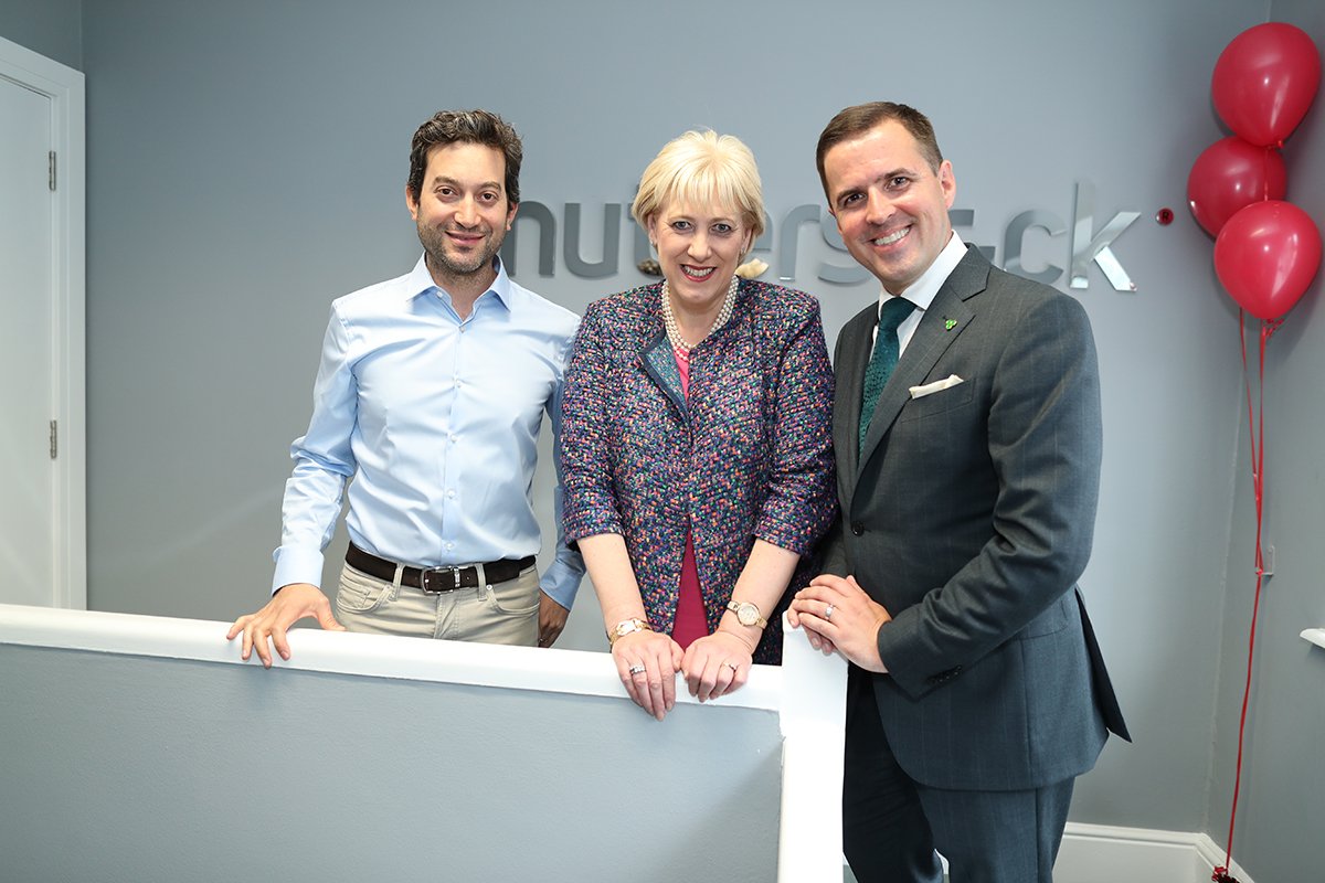 Minister @HHumphreysFG and <a href="/IDAIRELAND/">IDA Ireland</a> CEO <a href="/MartinDShanahan/">Martin D Shanahan</a> joined our CEO <a href="/jonoringer/">Jon Oringer</a> at the opening of our new Dublin office!