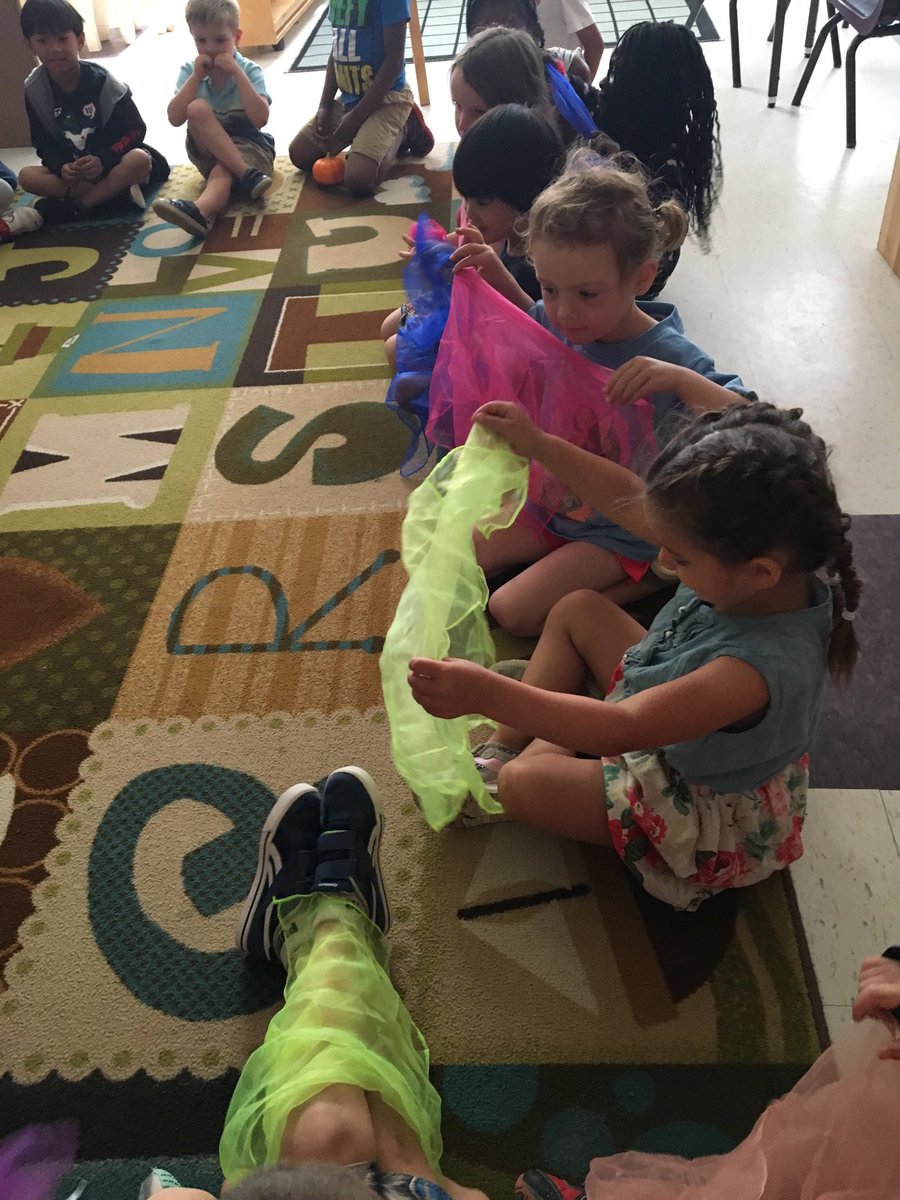 STMKC1's tweet photo. Discovering a new way to play and move with Ms Jackson! https://t.co/3RjakEOBQE