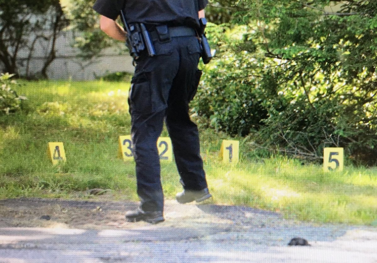 PhotogMarc_ent's tweet photo. Brockton 1 person arrested after shooting Budd Ave. 1 hospital @AprilApril14333 @NancyWCVB @Henn827 @BostonNerdism @chipsy231 @photo_mass @NEFirePhotog @Positivi_B @ps92264 @pain24seven @KBL317 @Stlucia29 @Thais_pz  @JeremyDarlow @KDubeTV  @Spotneedsstuff @BostonNewsMan @stacos https://t.co/4NgacOrcc6