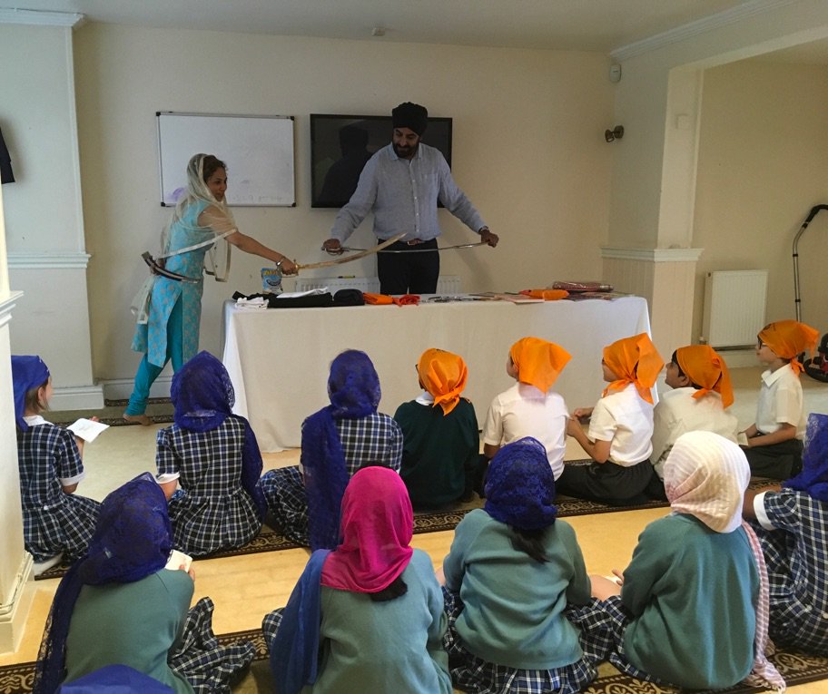 SPFJuniorSchool's tweet photo. Y3 learning about Karah Parshad and the Five Ks in the Langar Hall at Cambridge Gurdwara. @SPFRSP https://t.co/sIBMIeYuyy