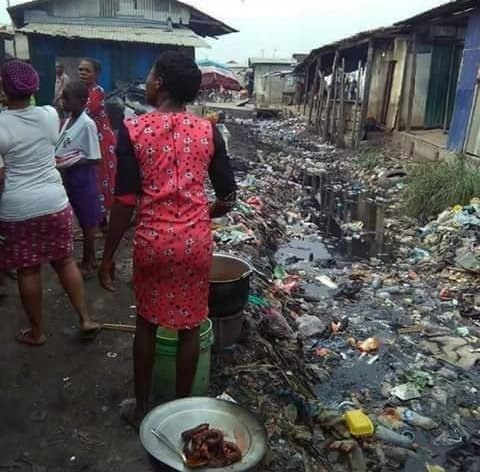 simiadeodun's tweet photo. What the heck! I don't even know what to say 😱. This just got me sad and sick 🤢🤮
Can we just embrace clean and green environment for our own good! #StopThatTrash
@UNEnvironment @FMEnvng @WasteManagement @EnvAgency @environmentca https://t.co/HdRURUVtS9