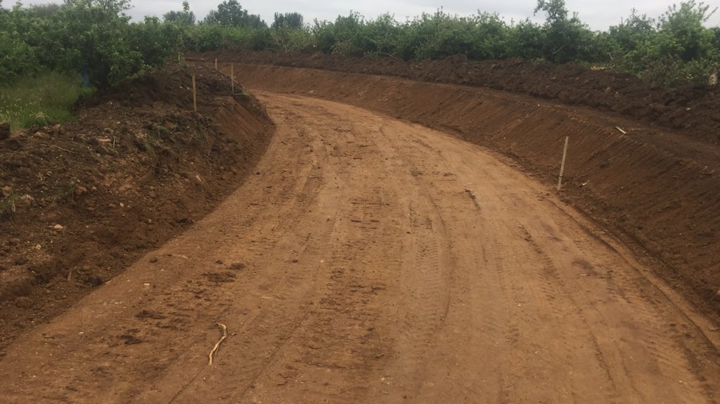 crawford_bros's tweet photo. Stables complete and the gallop well underway at our new breaking and pre-training yard at 'Ballybreagh' in Richhill, Co. Armagh - phase 2 #Ballybreagh #crawfordbrosracing https://t.co/uv8qSuWyC9
