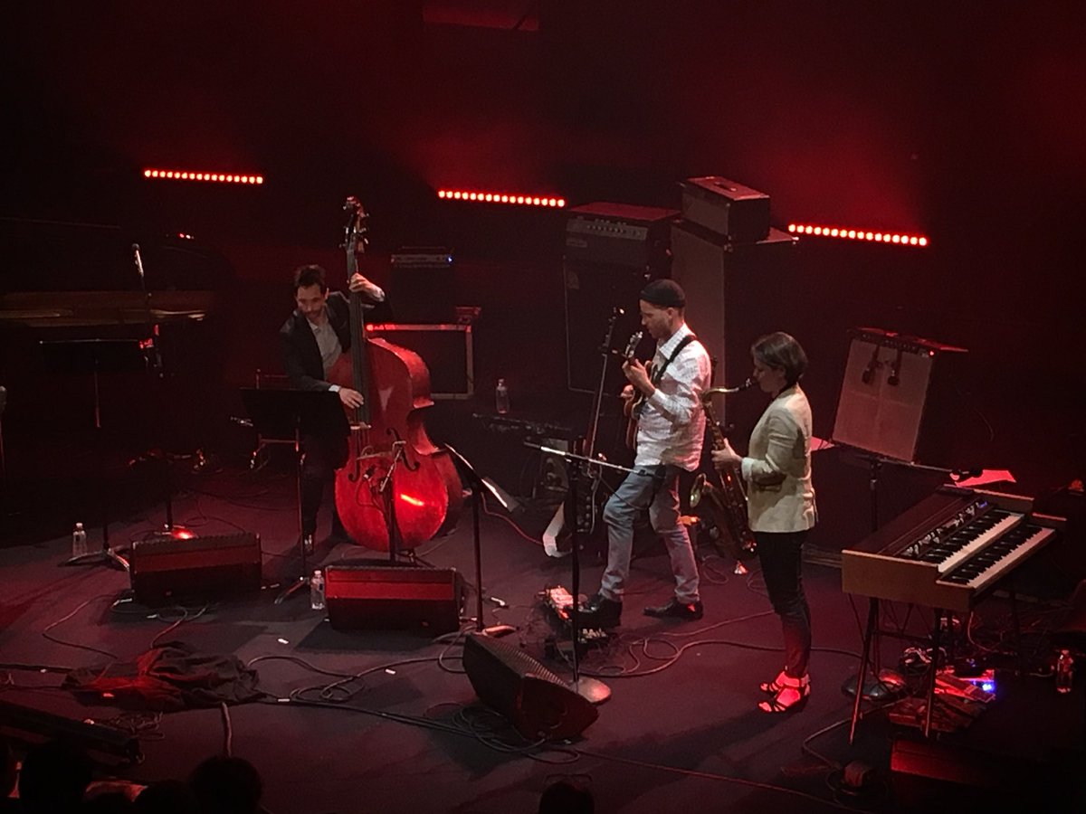 jazzandpeople's tweet photo. Sur la scène du studio 105 de @radiofrance rencontre entre #PierrePerchaud (Fox) et #SophieAlour et #DiegoImbert @VictoiresduJazz 2018 @fipradio https://t.co/QV4OzBHVtp