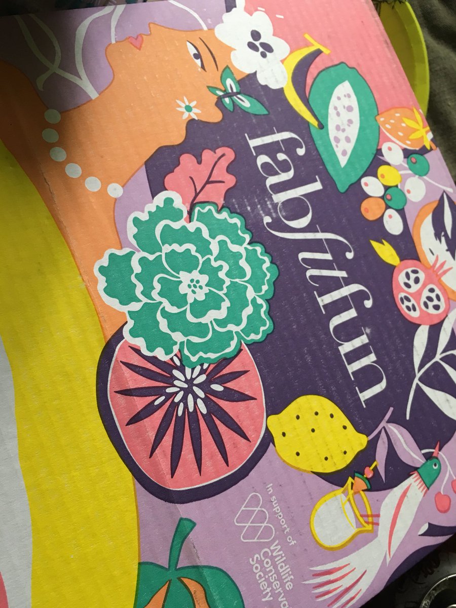 EmRosePete's tweet photo. While looking through my @FabFitFun box omg am so obsessed with this box 💕💕💕💕💕💕💕💕 https://t.co/KgU7xMG9Wn