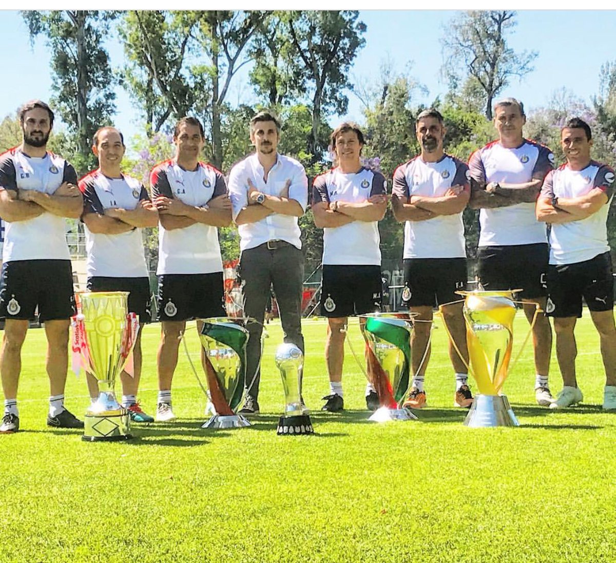 Chivas es parte de nosotros y nosotros somos parte de chivas Gracias a los jugadores y afición, por siempre en nuestros corazones