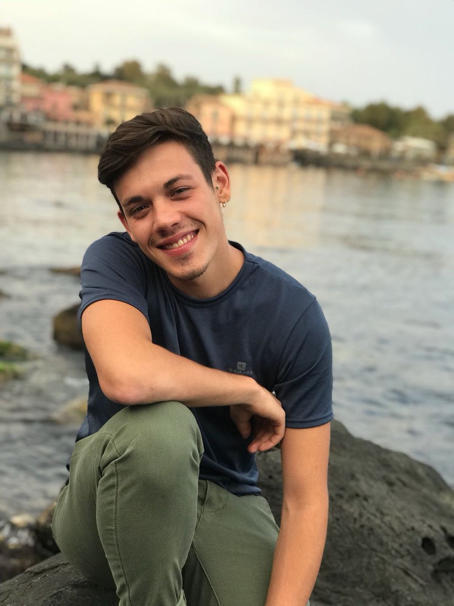 Realbeat97's tweet image. Vi ricordo la mia Cover di Irama!

youtu.be/SuBZQtFJ-X0

Potete trovarmi anche su instagram con il nome di Andrea Reale!