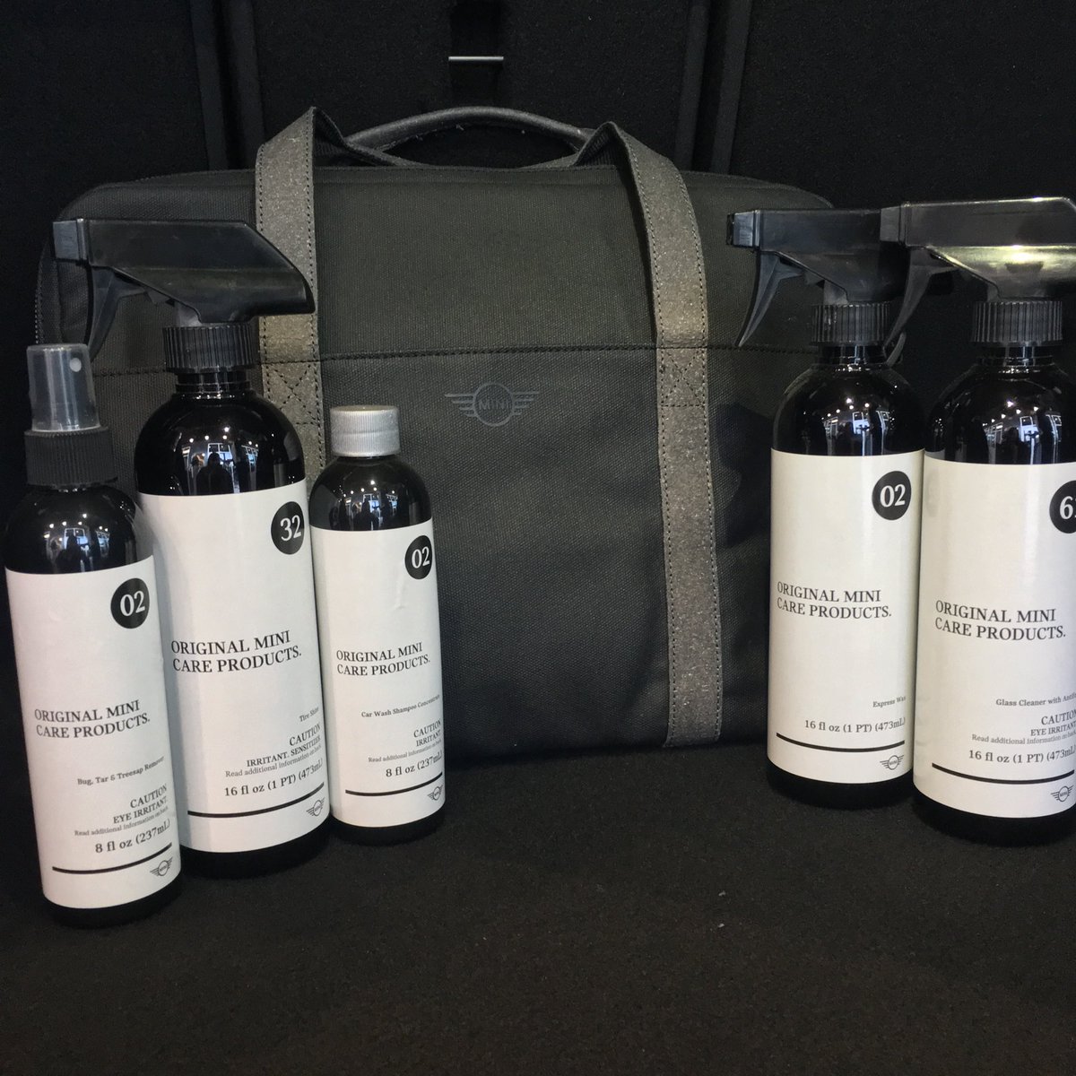 MINIofDutchess's tweet photo. Introducing our “Dad Bag” Father’s Day gift set. Spoil your dad...and his MINI with this sleek computer bag and cleaning kit combo! On sale now for $69+tax!  See our Instagram for details. #FathersDay #Gift #DadBag 
 #MINIofDutchessCounty #MINIUSA #cleancar #carwash #dad https://t.co/mIN4Xb7jxm