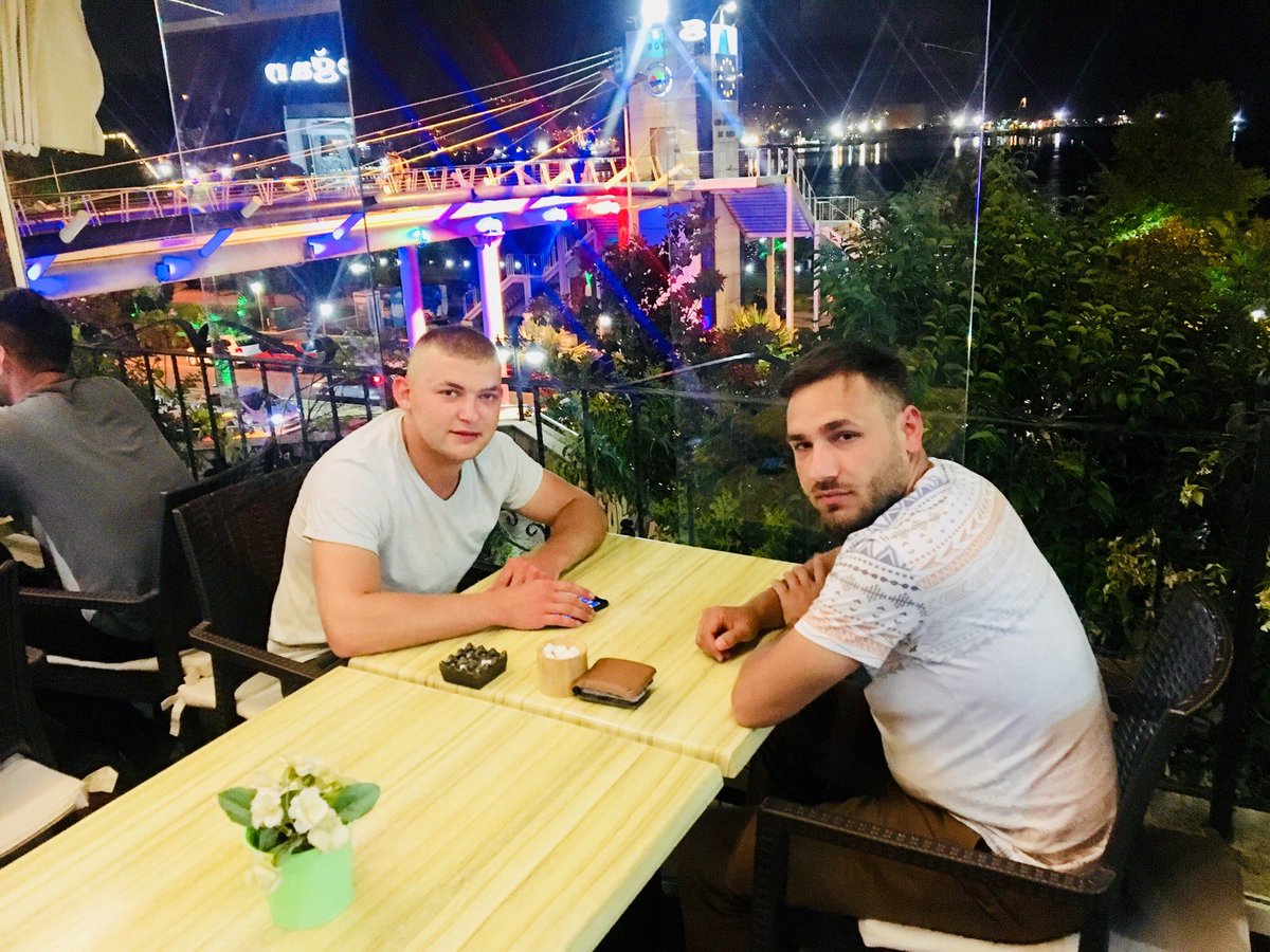 snrgltkn's tweet photo. #asker #yeğenle #10ay #sonunda #görüşebildik (@ Patto Queen's in Ereğli, Zonguldak) https://t.co/nn4dYO6s9E https://t.co/zk3cIej06v