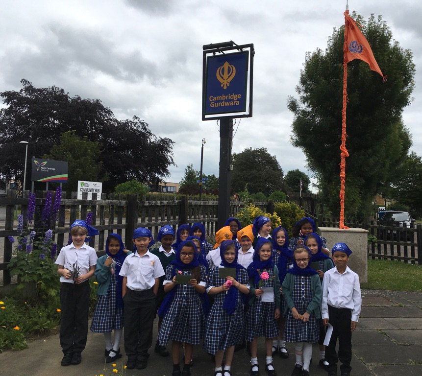 SPFJuniorSchool's tweet photo. Y3 @SPFSchools enriched their knowledge &amp; understanding of Sikhism by visiting Cambridge Gurdwara. @SPFRSP https://t.co/BHuHoqM3l2