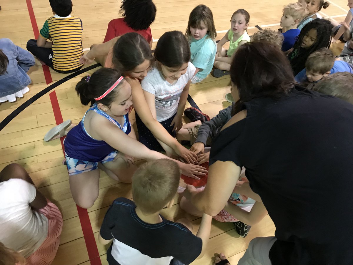 A few more pics from this morning's Helmet On Kids event at <a href="/TecumsehHDSB/">Tecumseh PS</a>! Martin &amp; Hillyer has been a proud #BurlON partner for this province-wide <a href="/OntarioTLA/">Ontario Trial Lawyers Association</a> campaign for the past 8 years.  Find out more about this great program here → otla.com/index.cfm?pg=B…