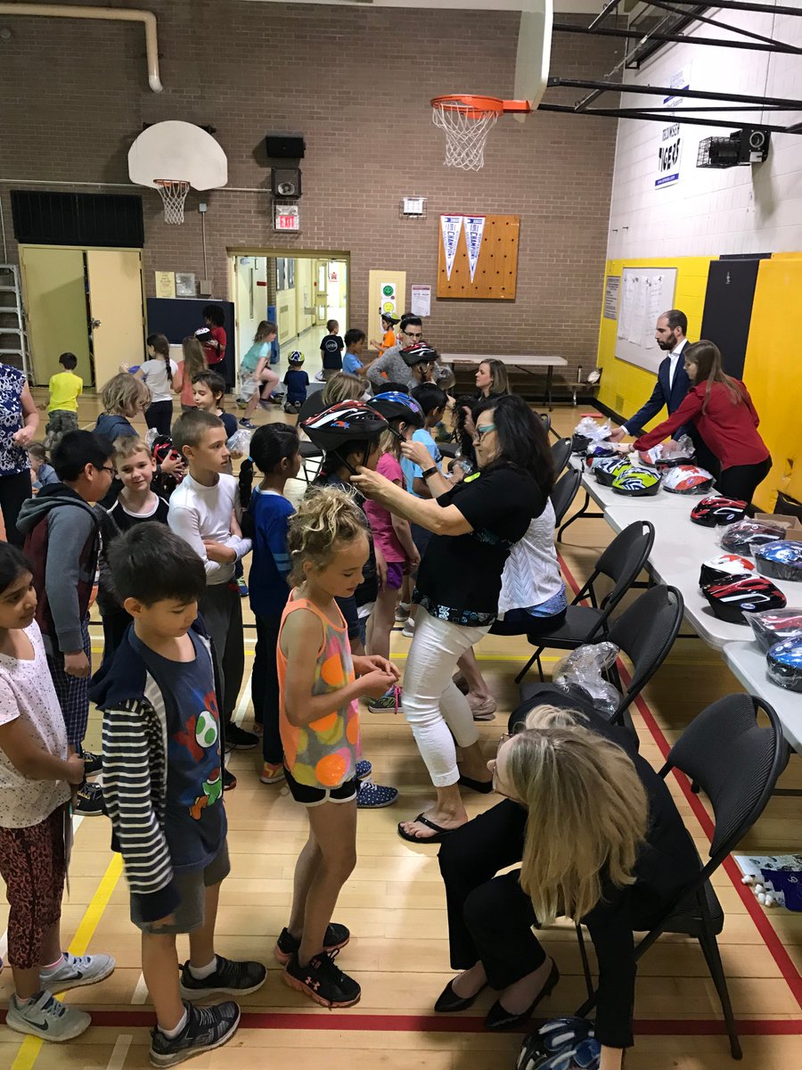 burlingtonlaw's tweet photo. A few more pics from this morning's Helmet On Kids event at @TecumsehHDSB! Martin &amp; Hillyer has been a proud #BurlON partner for this province-wide @OntarioTLA campaign for the past 8 years.  Find out more about this great program here → https://t.co/uBGc6sbG2r https://t.co/rCUWEg6tdC