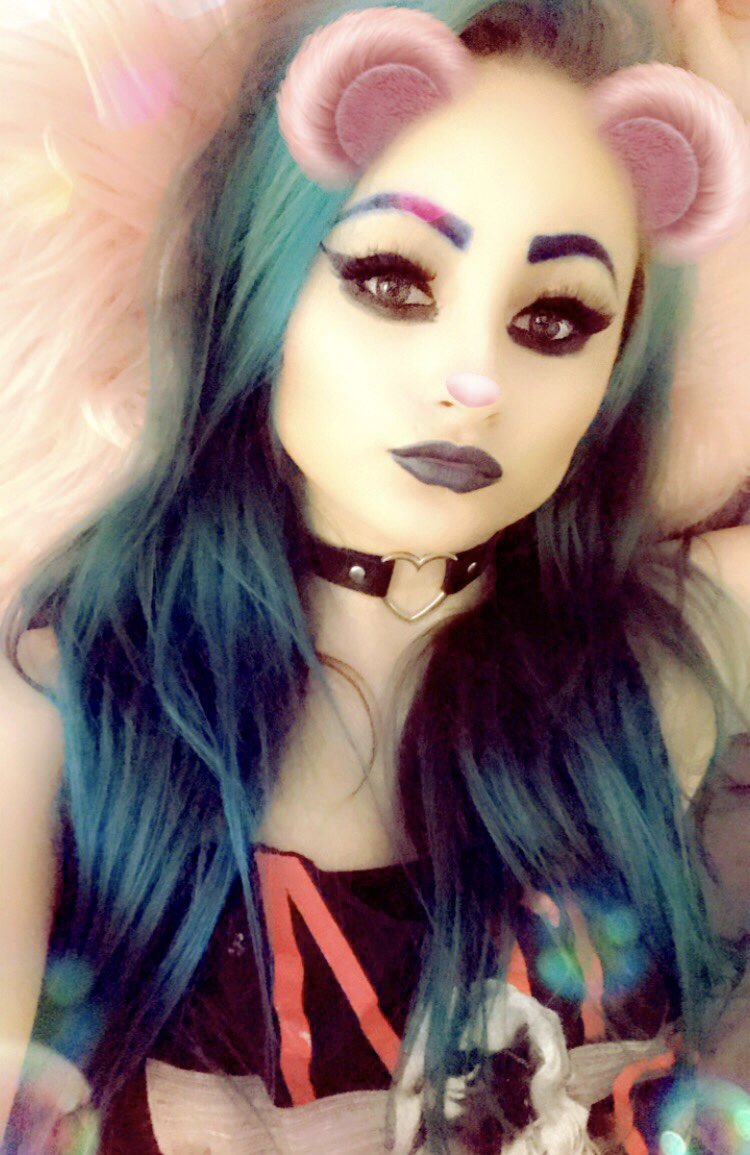 KortneeKitten's tweet photo. Haven’t posted on here in awhile. Here’s a picture of my face, ur welcome. 💁🏼‍♀️ #blue #camgirl #TuesdayMotivation #Worship #findomqueen #goddess https://t.co/zzvlsN6KLb