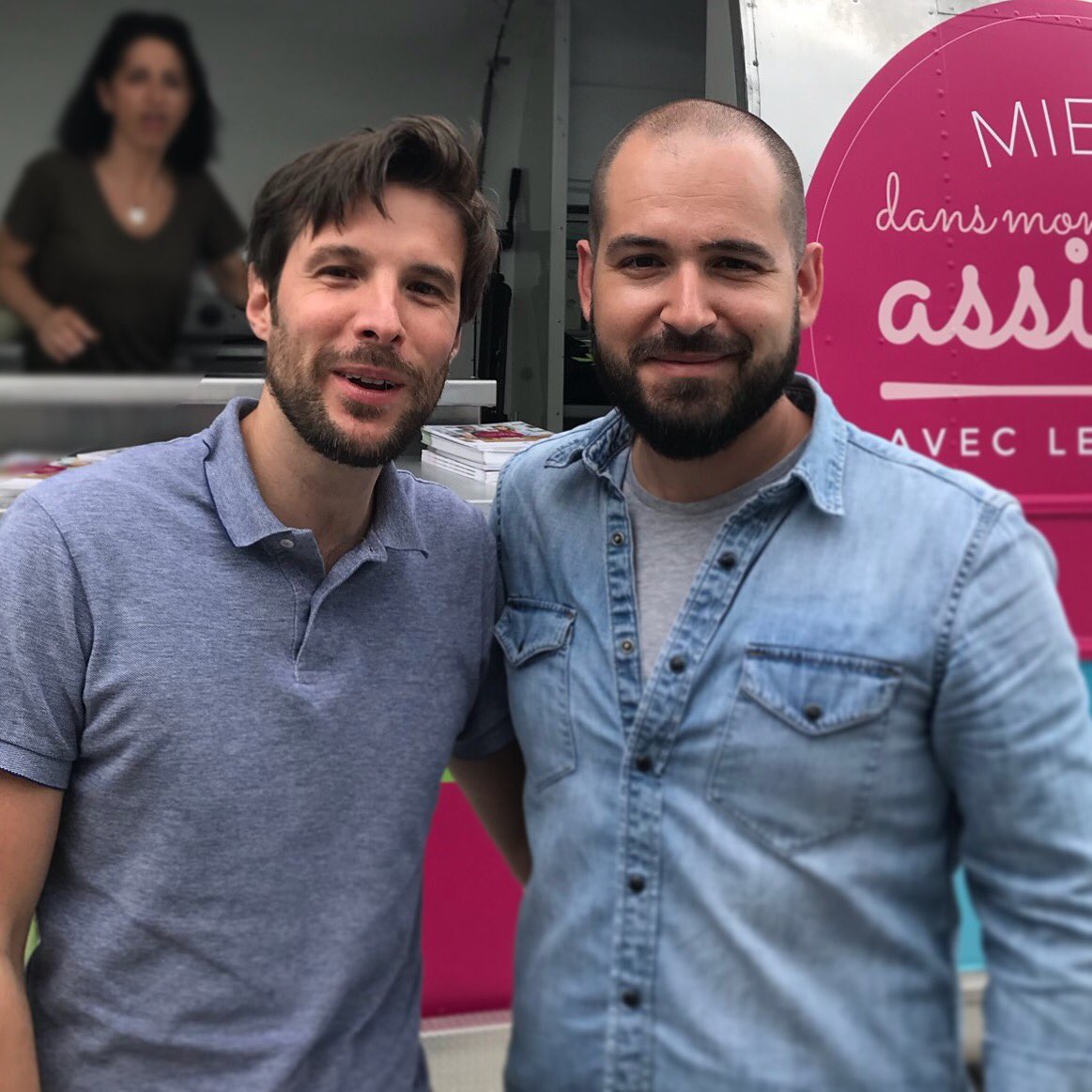benoitnarbonnet's tweet photo. Clap de fin. Une belle journée avec @gregcuilleron au centre Léon Berard. Des sourires et des échanges passionnants, merci à tous ! #mieuxdansmonassietteaveclecancer https://t.co/iPKsPhSmQI