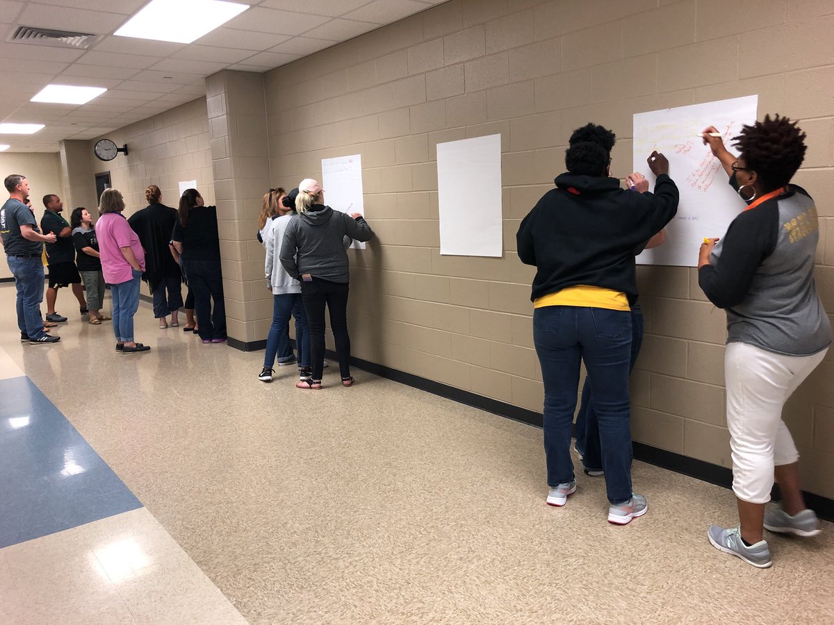 hamber2412's tweet photo. Practicing some Paper Chat with @nodooley #TeamLCISD https://t.co/sn4Srez3N3