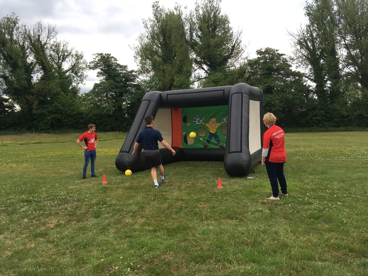 ACTeamWarr's tweet photo. Love the fact the teachers including the headteacher Mr Redmond joined in the fun with the kids @BurtonwoodCPS for the #SparkStart 100 Mile Challange @NewBalanceUK @ActiveCheshire https://t.co/iDcFZkNV3Q