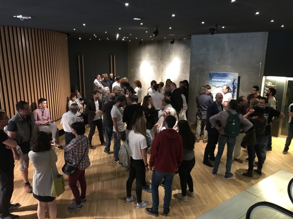 IUCAunizar's tweet photo. Aforo completo en la Jornada: ¿Podemos ignorar los efectos del cambio climático? En la que se va a presentar el Documental ‘Chasing traces from the past’ en @CaixaForumZgZ @Geografia_UZ ¡a punto de comenzar! https://t.co/6NqwPxzs1Z