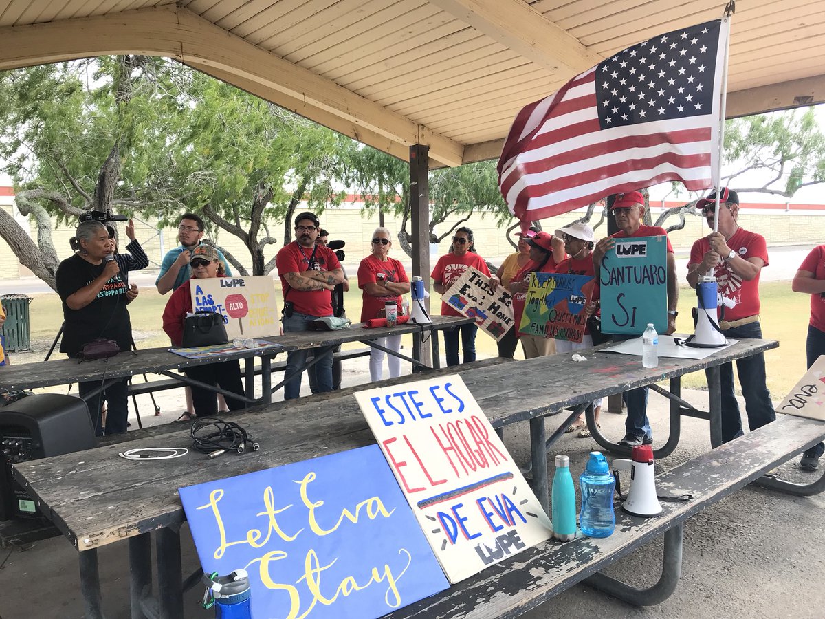 LUPE_rgv's tweet photo. In Harlingen this morning where Eva is set to check in to the ICE office and find out her fate: will she be allowed to stay with her special needs child, or detained and deported to a country she hasn’t know in 20 years?
#LetEvaStay https://t.co/5AdLdV2J1d