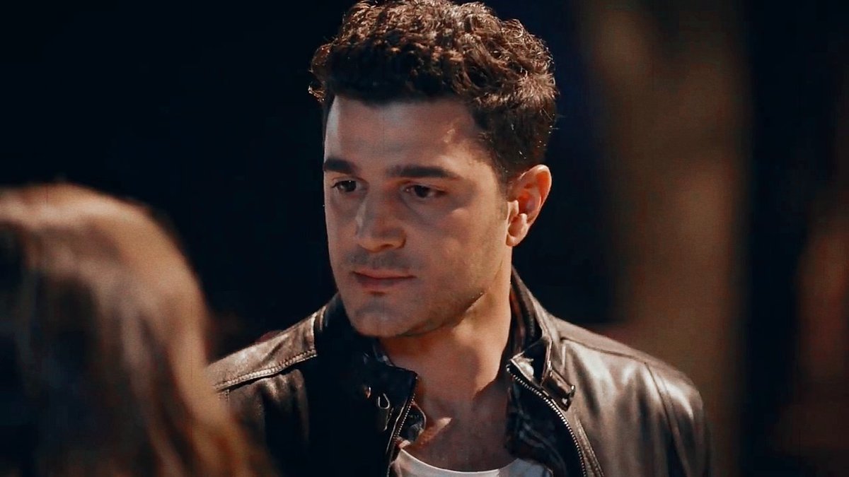 yaseminsi_'s tweet photo. Ben seni çok özledim 
Ben de seni çok özledim Eylem 

Özlem meselesi kalp 

UmudunLisanı EyFet https://t.co/jFOFsE0eyW