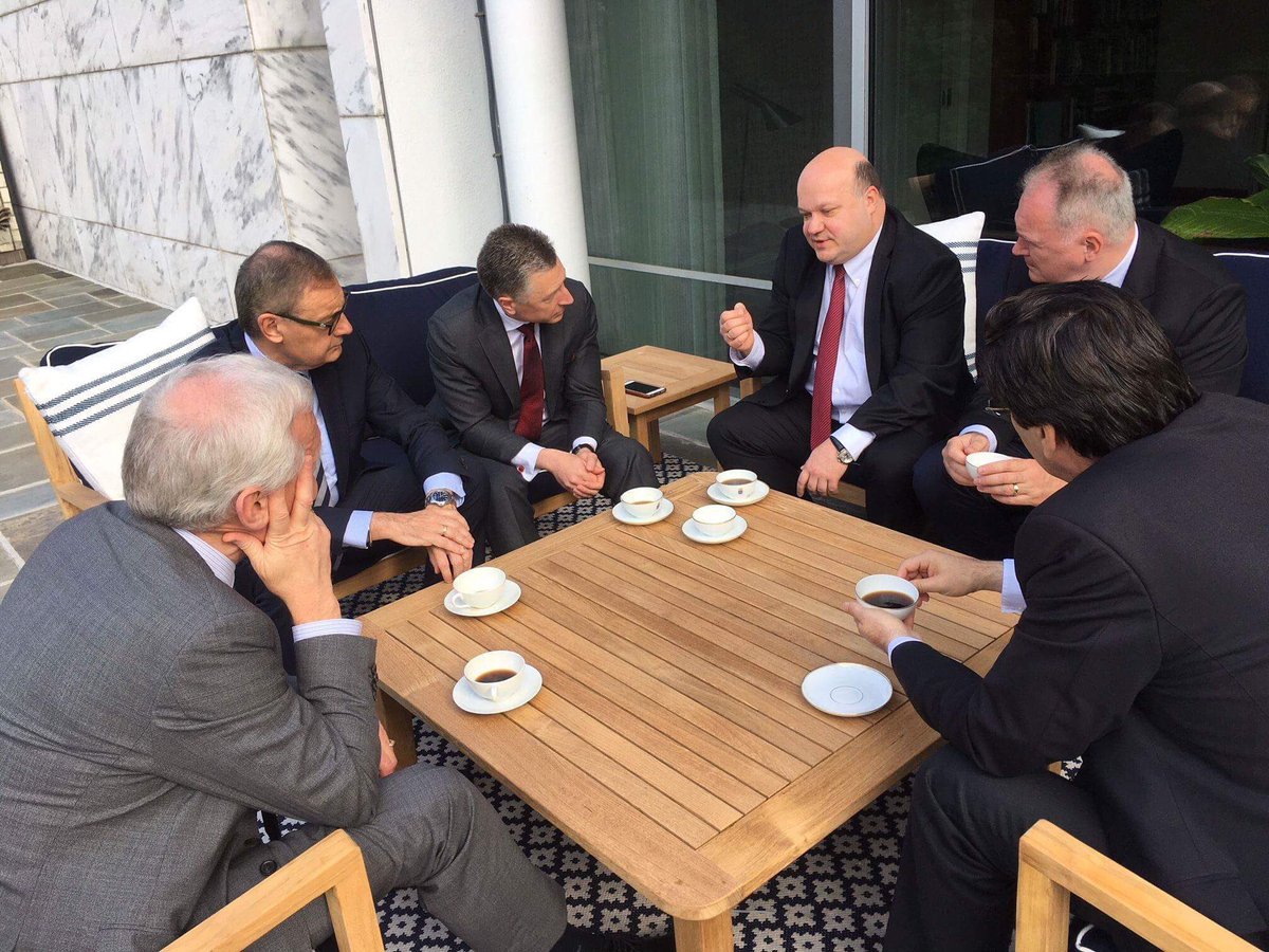 DenmarkinUSA's tweet image. Ahead of the #UkraineReformConference in Copenhagen later this month 🇩🇰 we had a discussion with US Special Representative for Ukraine Negotiations, Kurt Volker 🇺🇸 on the US and Europe’s approach to Ukraine 🇺🇦