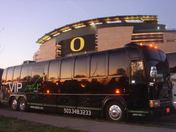 VIP_PDX's tweet image. Game changer. Reserve your game day experience today!
#gameday #gamechanger #brotime #football2018 #pdx