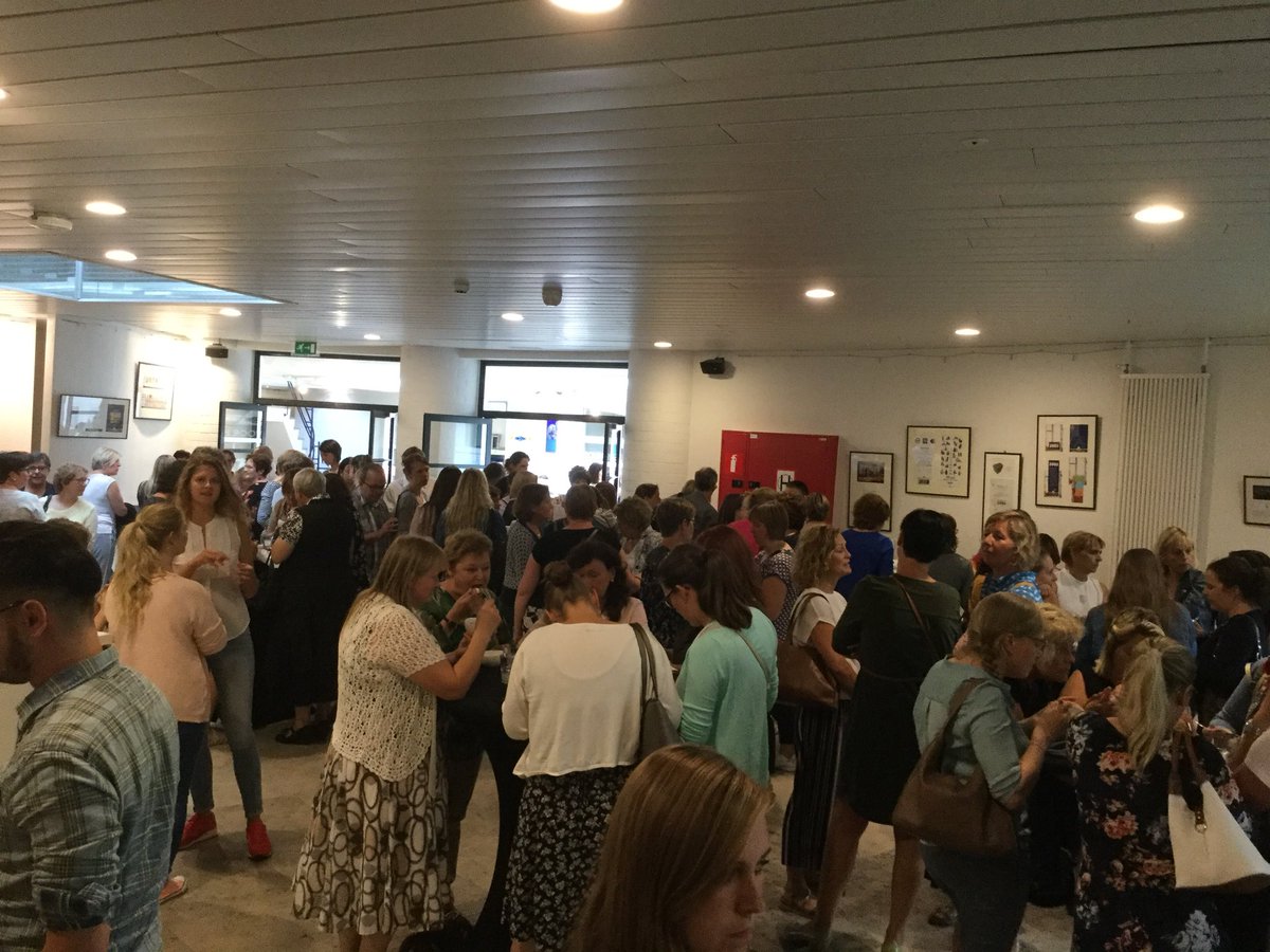 Vandaag inspireren we onze medewerkers met #nooitmeerdiëten door <a href="/SandraBekkari/">Sandra Bekkari</a>. Meer dan 140 medewerkers genieten van gezonde hapjes en een inspirerende lezing.