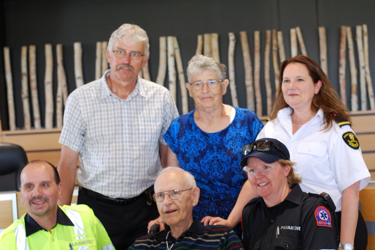 GreyParamedics's tweet photo. Man brought back to life meets life savers | Owen Sound Sun Times https://t.co/irG7iIw7JH #psweek2018 https://t.co/HcwzLRDNd4