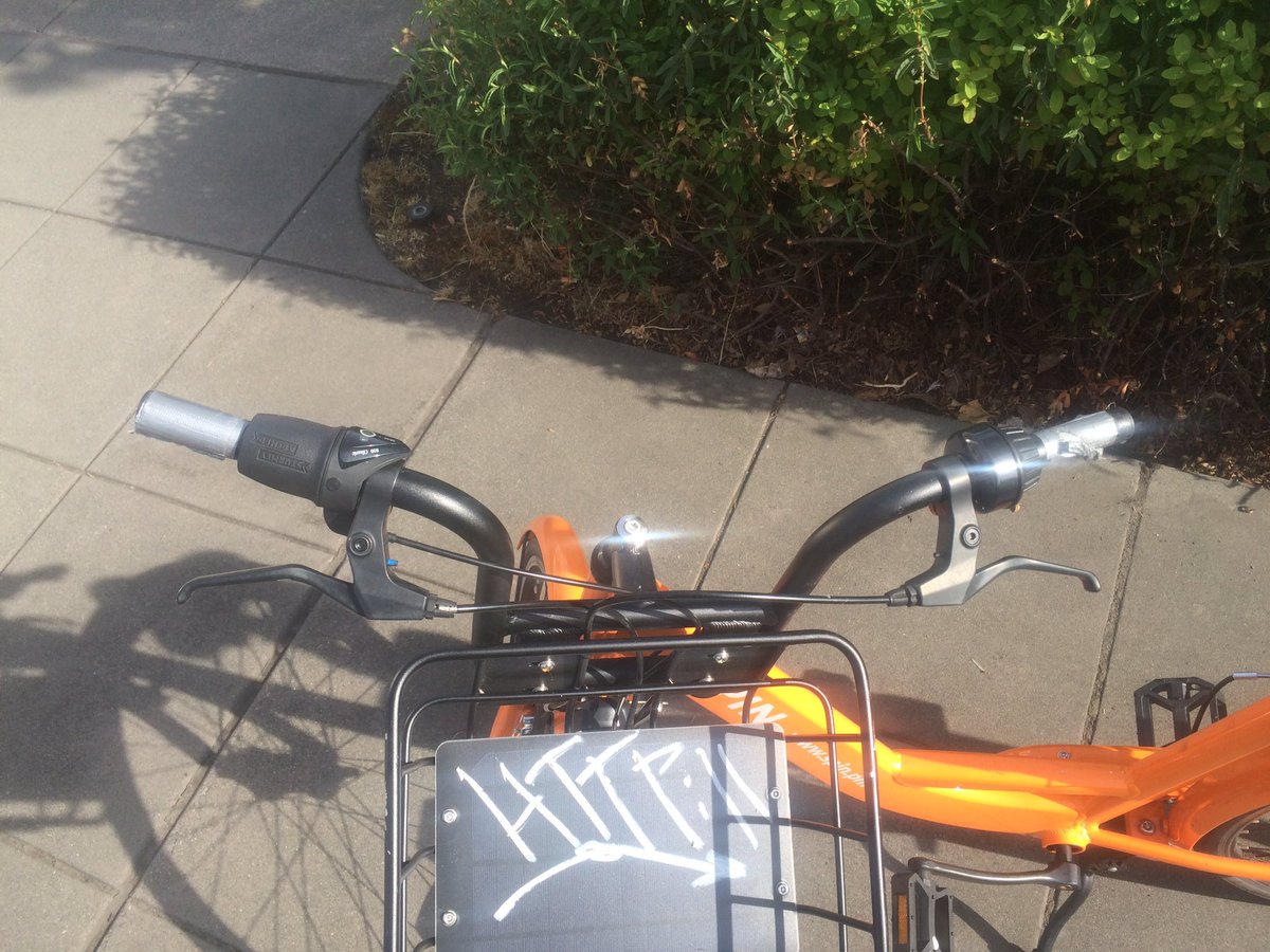 guyeatsoctopus \|{,j,j,}|/ tweet media