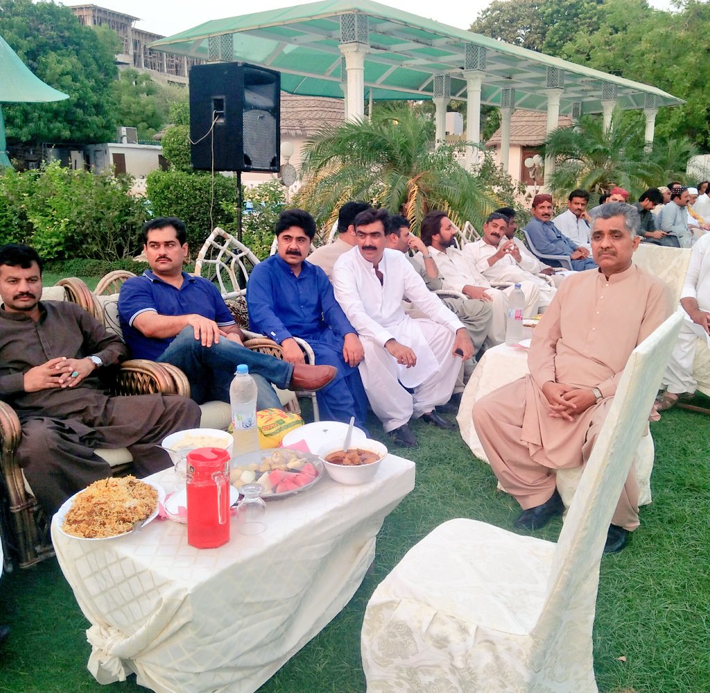 NadirAliNadir_'s tweet photo. @LiaquatShahani_  G.S PPP C.W Sindh Attended Aftaar Dinner With me, @ImrankzPPP @Shoukat_Abbasi8 &amp; Others Team Members. Arrange By Candidate PPP MNA #NA227 #DrIrfanGulMangsiSb Candidate Att Mangsi House Hyd
@BBhuttoZardari https://t.co/bHstLMs1WF