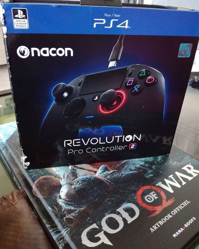 maviedegeek's tweet image. #revolutionprocontroller2 bien reçue ! Merci #MercureDigital @naconfr . Test à venir sur Ma Vie De Geek. ift.tt/2JQGFAw