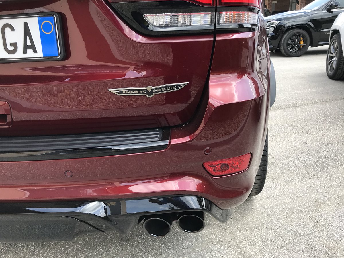 JL_Blazquez's tweet image. Día de escapada a Italia. He conocido lo nuevo del @Jeep_es #Renegade2019 Sus competencias 4X4 y he podido conducir en circuito el #GrandCherokee #TrackHawk de 700CV... ha sido un gran día. 
Arrivederci Milano