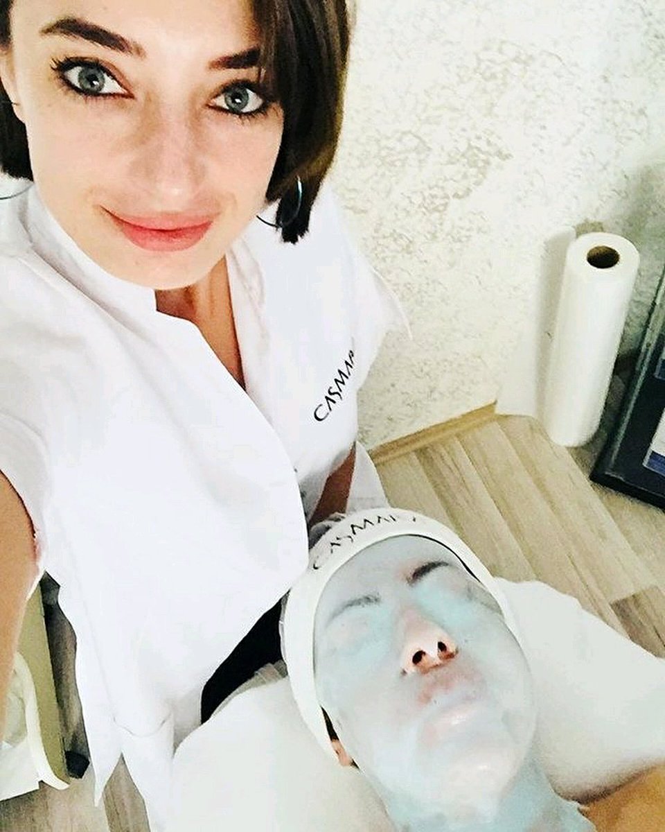 CasmaraNewYork's tweet photo. Reposting @mediterraneanss: 

"100% Natural and Organic Ocean Miracle Treatment. We love this Wakame Peel Off Mask! 💙
Thank you for the amazing post @melikedemirsc 
#wakame#casmara#mediterraneanss#peeloffmask#mask#beauty#miami#skincare" https://t.co/SWl1TktVw1