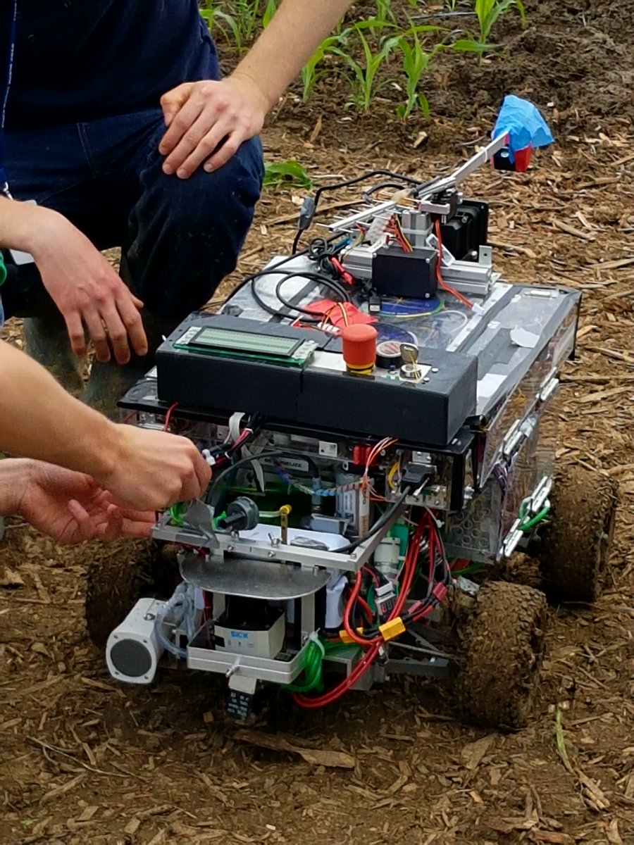 feldtage's tweet photo. Even #robots need to do some things by hand.
Today was the first phase of the
#FieldRobotEvent contest held at #DLGfeldtage #FRE with international universities participating including from Mexico @uach_chapingo and Egypt
#FieldRobot https://t.co/vJsI3mbuC9