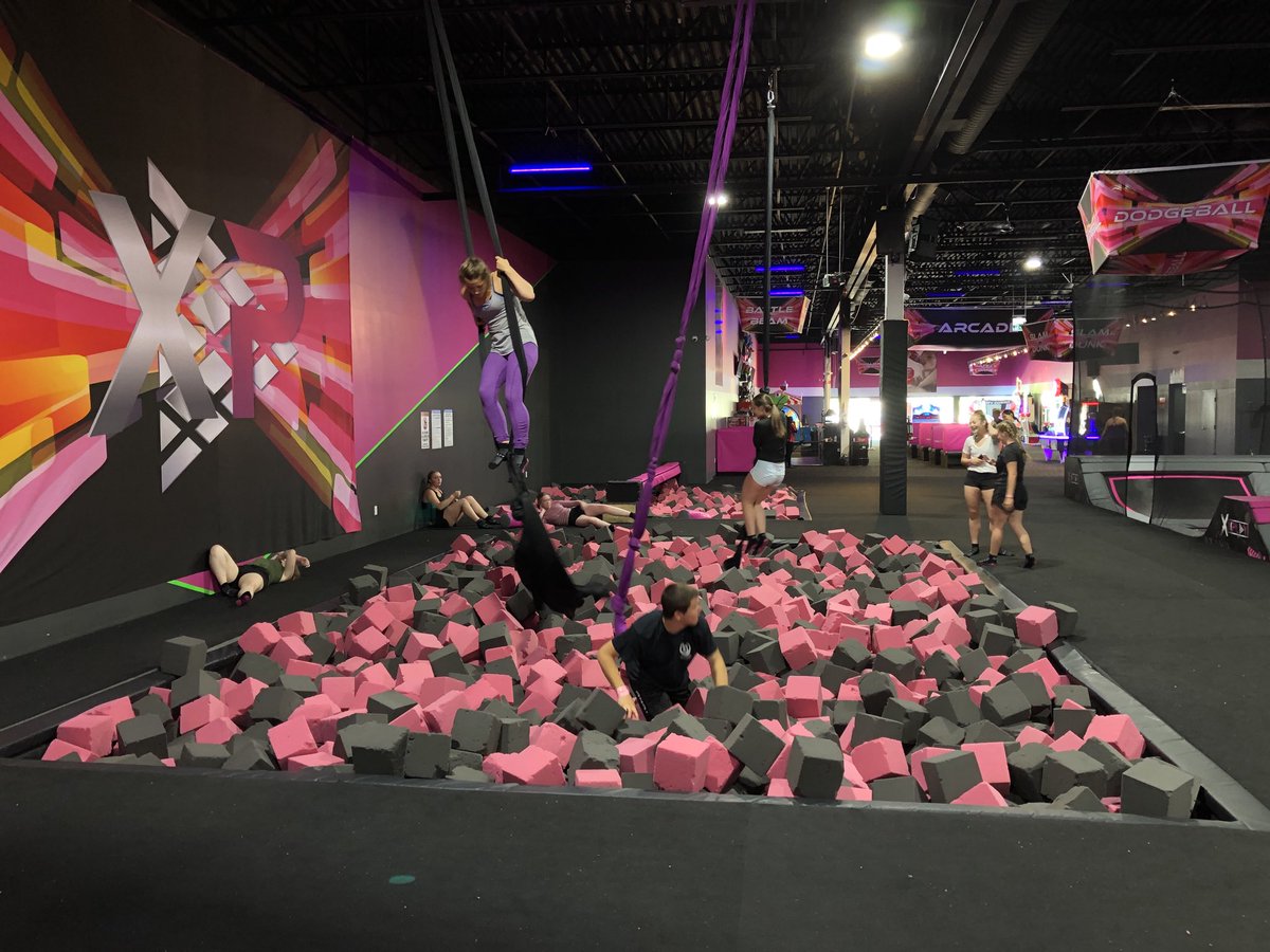 BmlYearbook's tweet photo. Xplay with @infobml Phys ed and business classes. @Jenna_Swadzba and @BrittanySchulz5 are having an awesome time! #thelakerway https://t.co/ft0GrA3P4J