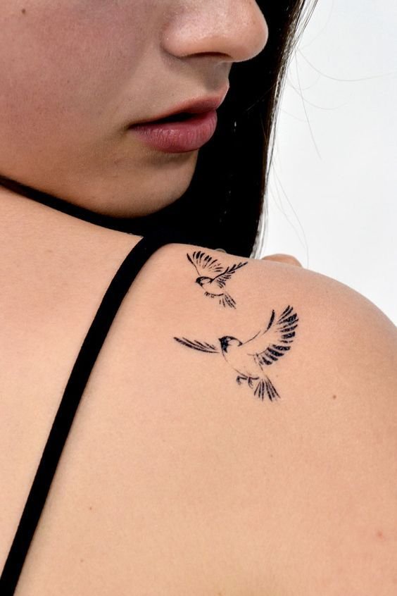 Entertainment Mesh on X: "26 Fascinating Bird Tattoos on Shoulder for Women https://t.co/aE1z5F0wga #bird #tattoos #shoulder https://t.co/ORRzKtWIA7" / X