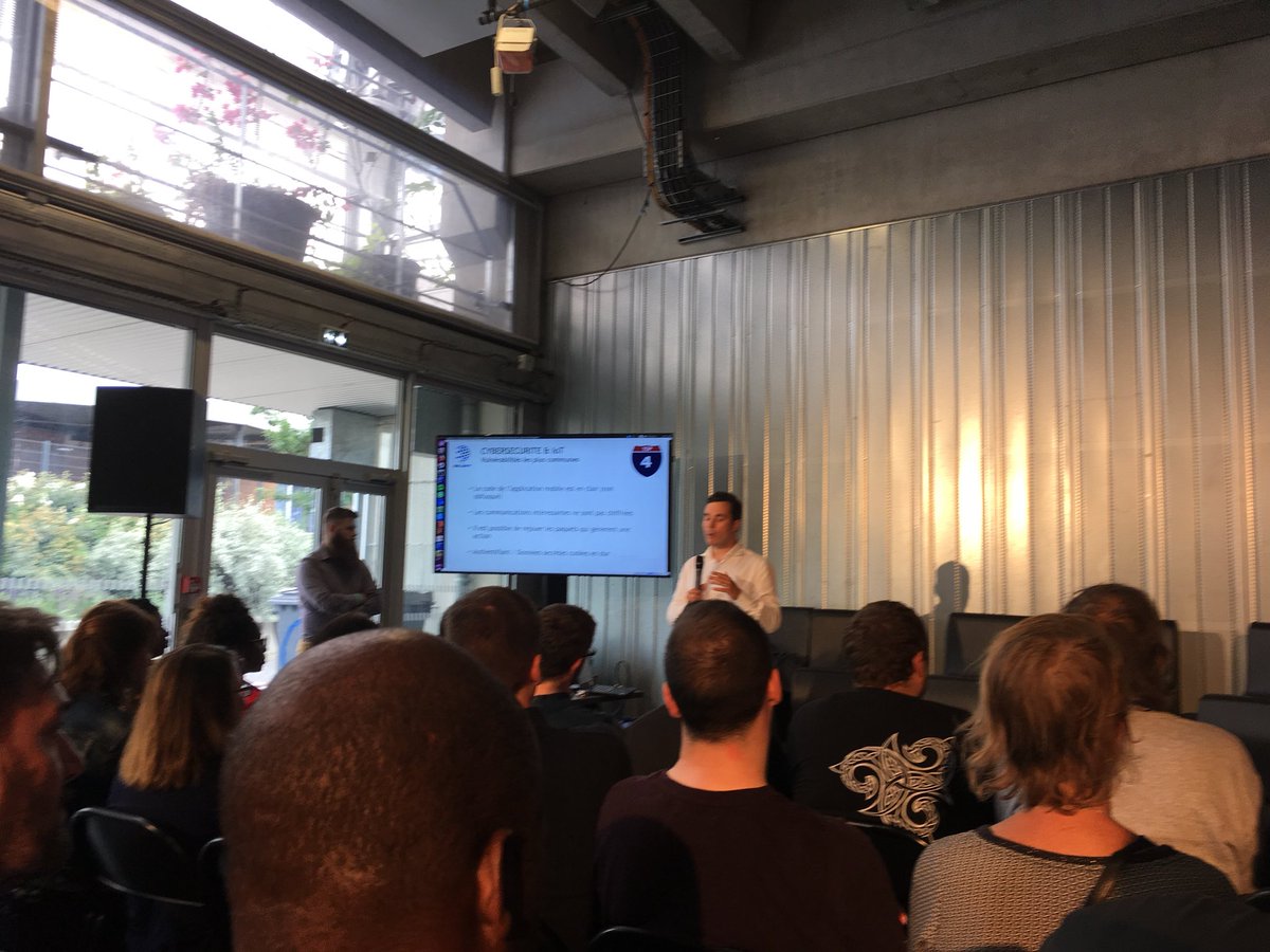 ChMARNAUD's tweet image. #DigitWeek Merci @SSL247_FR de votre démonstration lors de la conférence sur les objets connectés @poleemploi_HDF @Apec_HDF