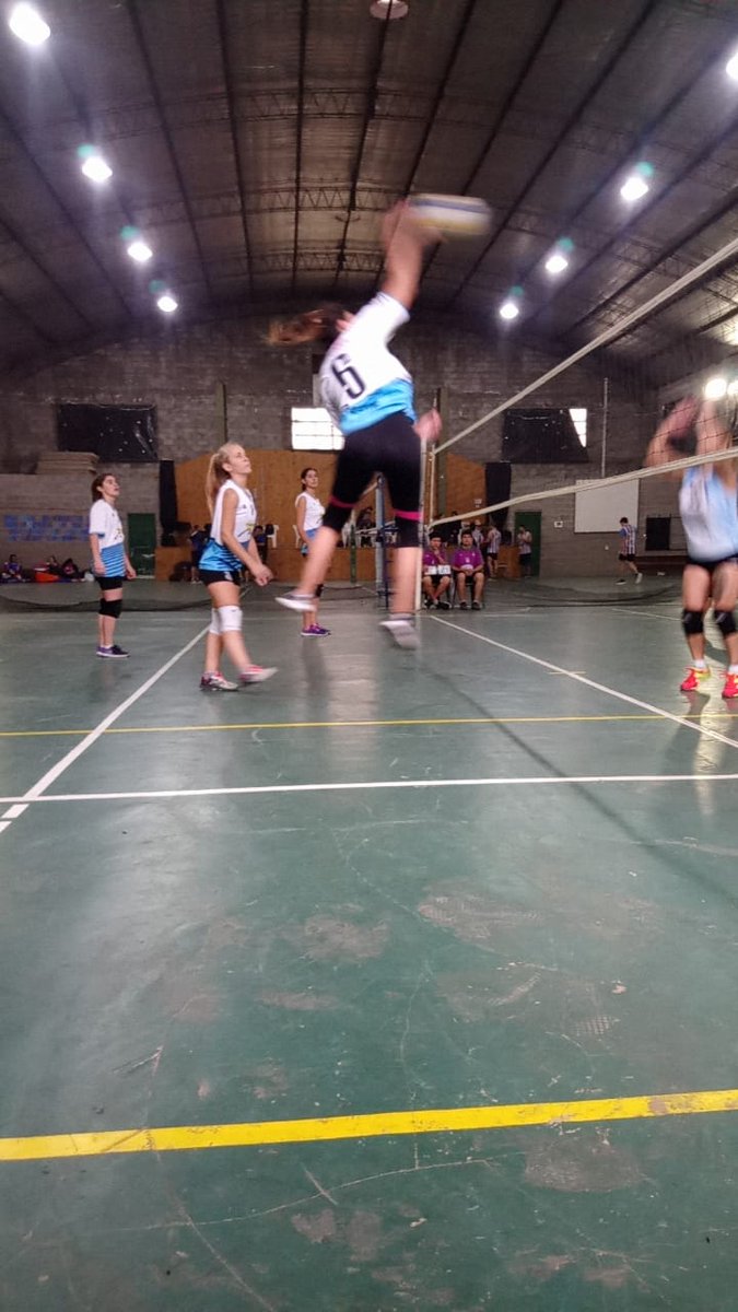 capillaracing's tweet photo. Triunfo de la Primera Femenina de Voley ante River de Areco 3 a 2 por el Torneo Regional de Voley de Sinergia

#Capillaracingclub https://t.co/YxR4D3xAZq