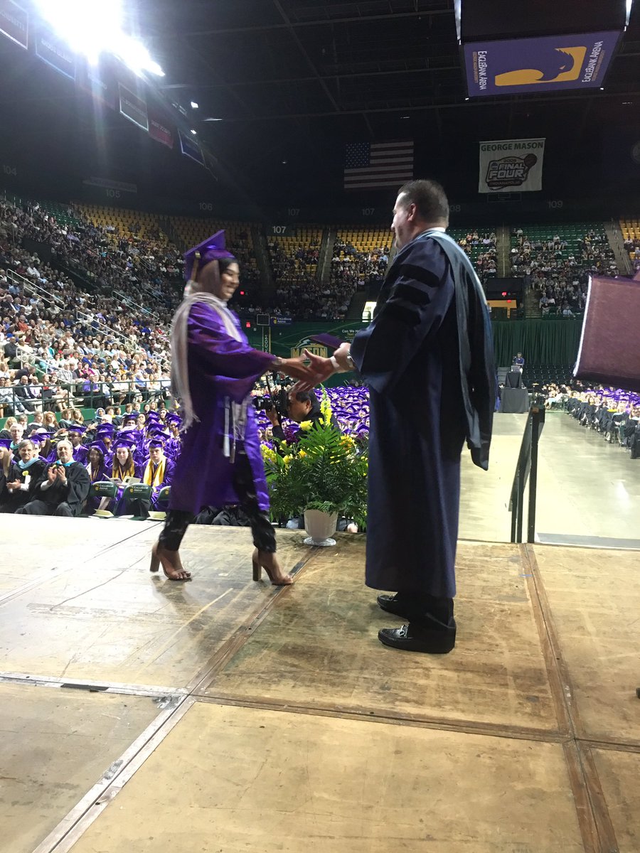 FCPSLBSS's tweet photo. Class Officer Grads! @LBSS2018 #thatstagelife #FCPSGrad18 https://t.co/mWyBzvsO9L