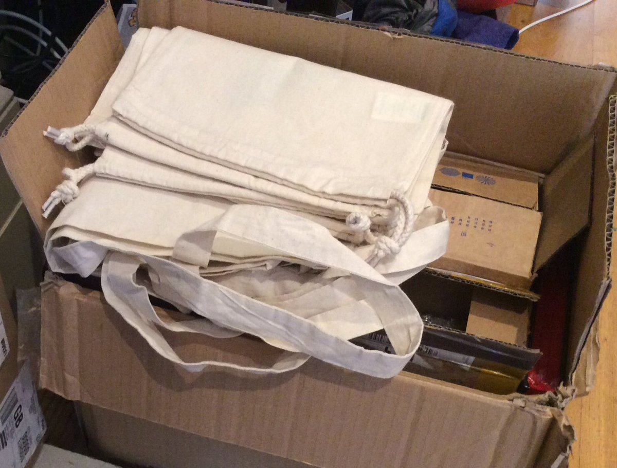 electra_rhodes's tweet photo. It’s exactly half way between RDC4 and @FannibalFest so there’s only 121 days to go!

Today’s #CreativeCountdown celebrates all those of us who like to pack in advanc. This is the box of raffle prizes, Kickstarter stretch goals, gifts, tier rewards and charms I’m bringing! https://t.co/6ii0Jqcitr