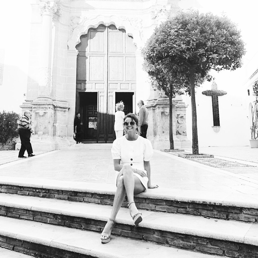 daysofbeing's tweet image. 𝓞𝓾𝓻 𝓱𝓮𝓪𝓻𝓽𝓼 𝓪𝓻𝓮 𝓸𝓾𝓻 𝓣𝓪𝓫𝓮𝓻𝓷𝓪𝓬𝓵𝓮; 𝓸𝓾𝓻 𝓬𝓱𝓾𝓻𝓬𝓱, 𝓸𝓾𝓻 𝓽𝓮𝓶𝓹𝓵𝓮, 𝓸𝓾𝓻 𝓶𝓸𝓼𝓺𝓾𝓮, 𝓮𝓽 𝓪𝓵 𝓪𝓻𝓮 𝓸𝓾𝓻 𝓒𝓸𝓶𝓶𝓾𝓷𝓲𝓽𝔂 • As in the words of Rumi ~ I looked in temples, churches, and mosques. But I found the Divine within my heart. #Rumi