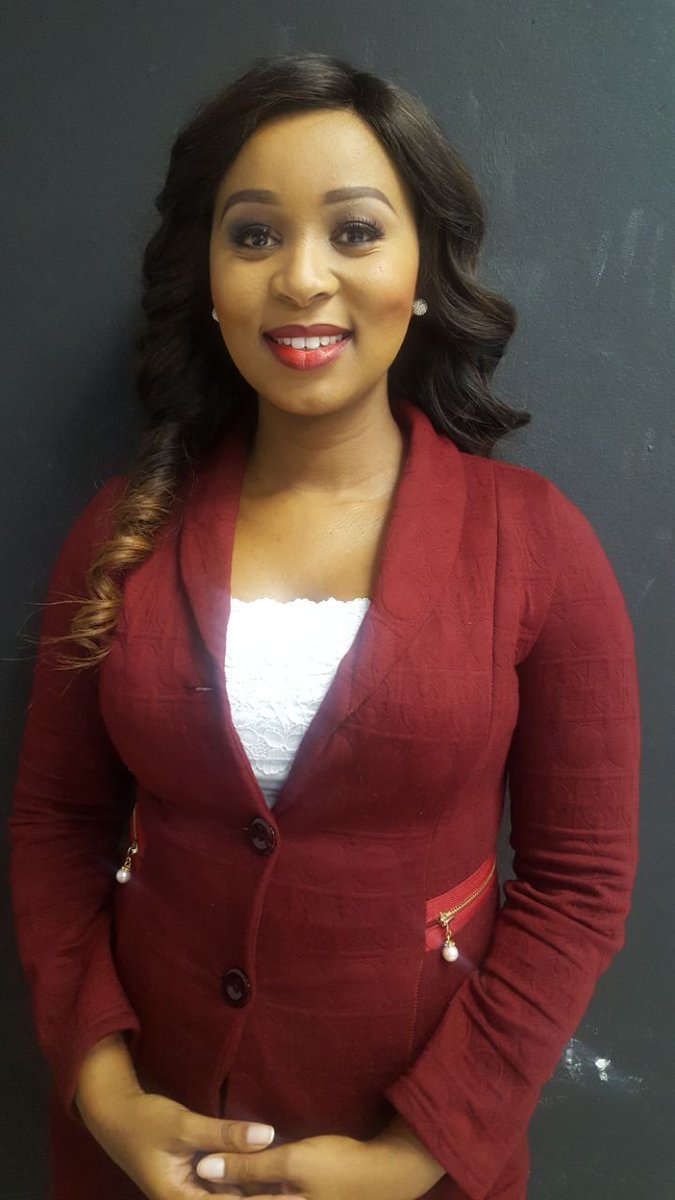 KeoraHlope's tweet photo. Catch #AfroPrimetime tonight @afroworldview with @KeoraHlope. Call in when we discuss #MiningFatalities and #LandExpropriation at 6:30pm and 7:30pm and share your views with us. Call us on: 0115421046. Make up: @minashembe Hair: TebogoMbatha https://t.co/8lVVVamGM2