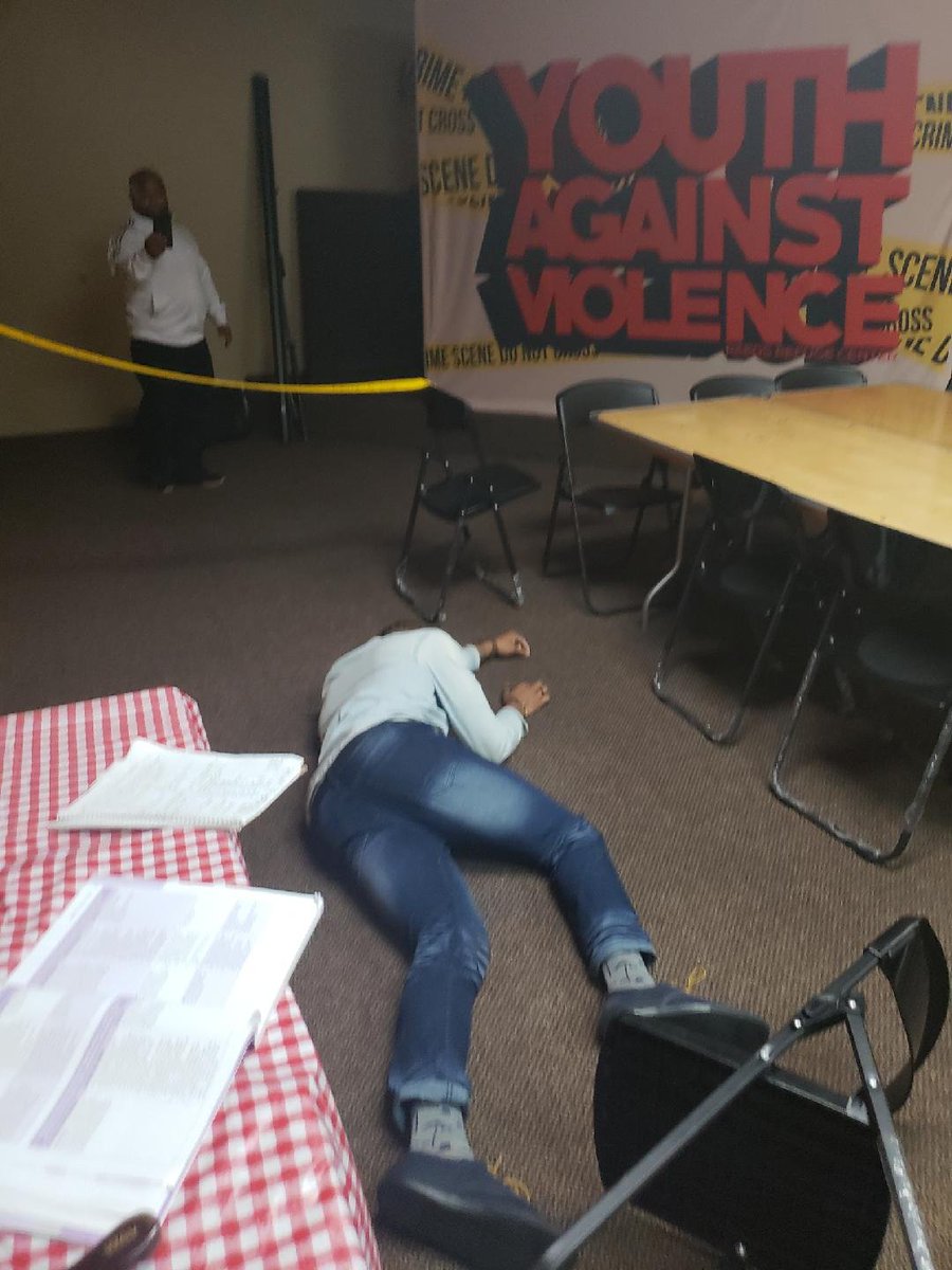 Reedsrefuge's tweet photo. #ThrowbackTuesday: Back in May our #ReedsRefugeStudents had to #SolveACrime using #forensics. It was a great #ScienceClass thanks to Mr. Turner! Take a look at a few of the shots from the #CrimeScene.
#STREAMProgram #WilmingtonDE #DelawareScience https://t.co/nxwsgni7tx