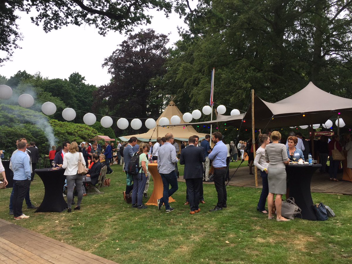 deBaak's tweet photo. Zo ziet het er op dit moment uit. #StandStillBeWise #FutureproofLeadership.  Nog één ronde te gaan met 12 verschillende meet-ups: Deep Business, Liquid Leadership en vele anderen. https://t.co/PCnojdFxu4